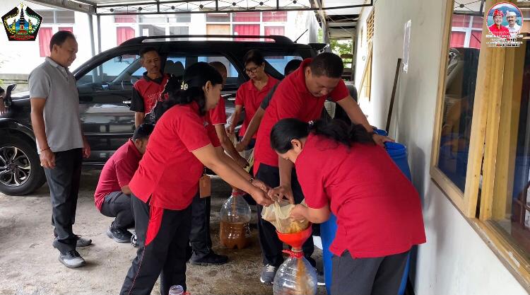 Penuangan ECO ENZYM BAPPEDA