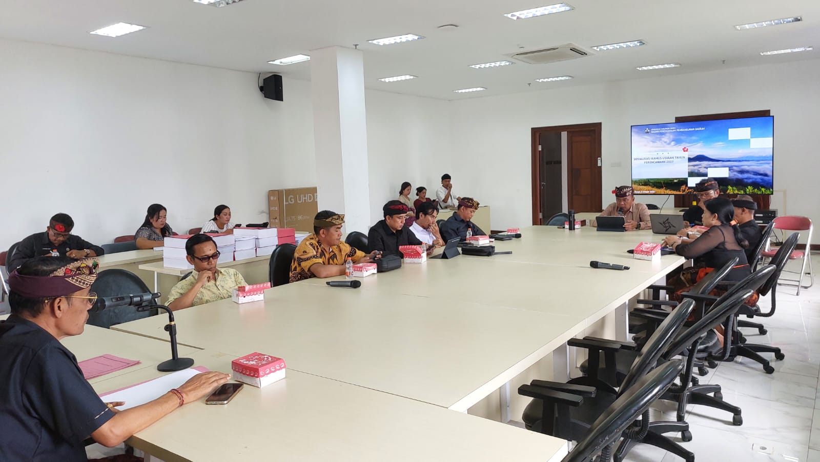 Sosialisasi Kamus Usulan Tahun 2027 di Ruang Rapat Wibhisana DPRD Kab. Bangli